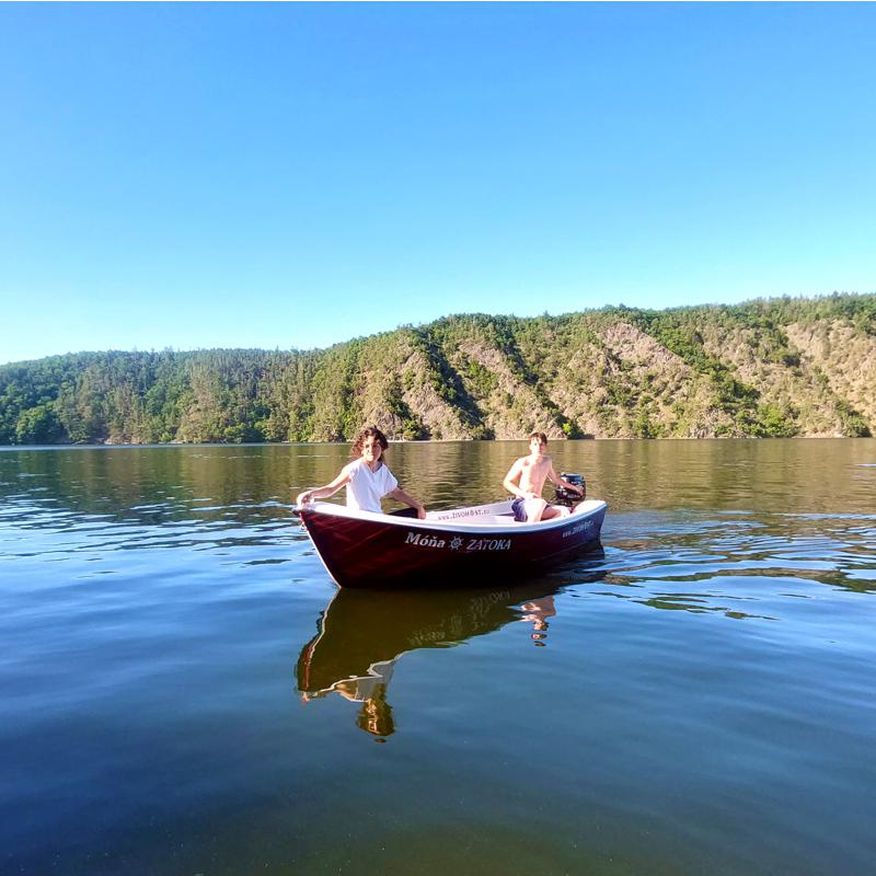 Půjčovna lodiček Zátoka - lode-slapy-zivohost-06.jpg