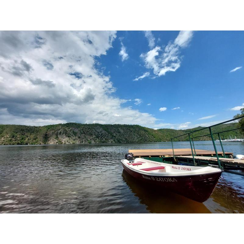 Molo a loďky Zátoka